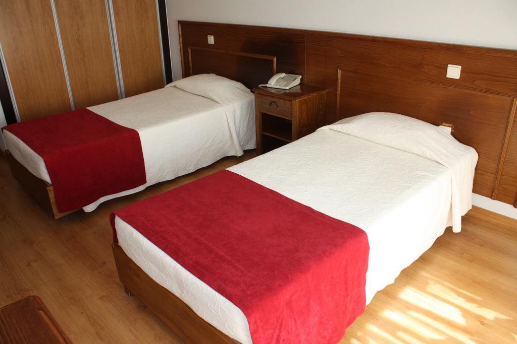 Hotel Classis Bragança Стая снимка