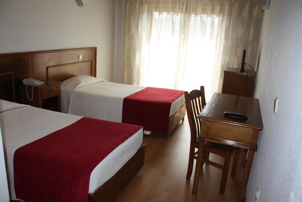 Hotel Classis Bragança Стая снимка